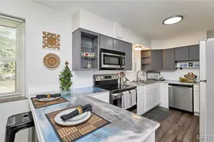 905 Hornsby Ave, Saint Louis, MO 63147 - Photo 10