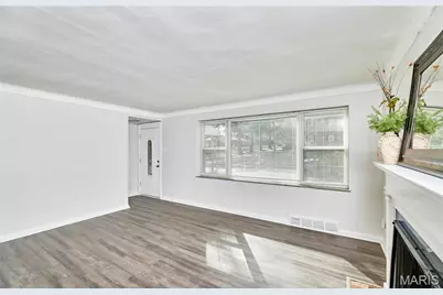 905 Hornsby Avenue, Saint Louis, MO 63147 - Photo 6