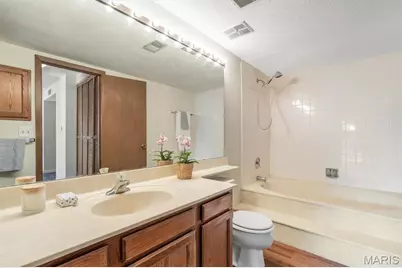1436 Heritage Landing #108, Saint Charles, MO 63303 - Photo 6