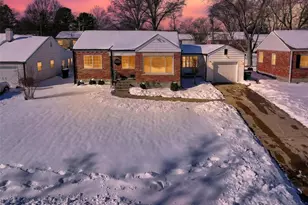 1335 Pinetree Ln, Webster Groves, MO 63119 - Photo 36