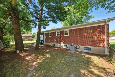 2320 Patterson Road, Florissant, MO 63031 - Photo 12