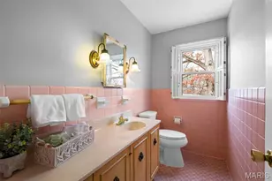 1889 N Signal Hills Dr, Kirkwood, MO 63122 - Photo 8