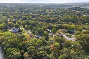 1889 N Signal Hills Dr, Kirkwood, MO 63122 - Photo 40