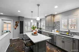 1889 N Signal Hills Dr, Kirkwood, MO 63122 - Photo 2