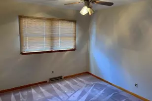 418 N Service Rd, Saint Peters, MO 63376 - Photo 12