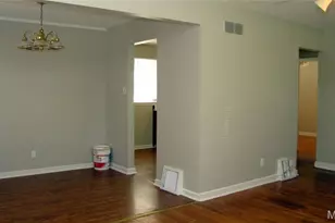 220 Du Bourg Ln, Florissant, MO 63031 - Photo 4