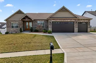 402 Knothole Ln, Wentzville, MO 63385 - Photo 2