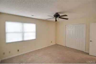 9041 N Swan Circle, Brentwood, MO 63144 - Photo 18