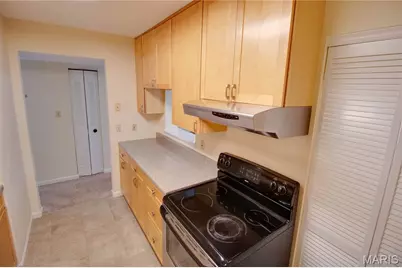 9041 N Swan Circle, Brentwood, MO 63144 - Photo 14
