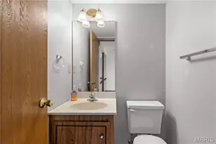 2412 Silkwood Dr, Overland, MO 63114 - Photo 20