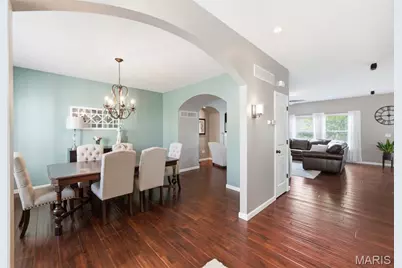 176 Berry Manor Circle, Saint Peters, MO 63376 - Photo 4