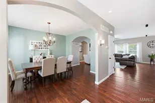 176 Berry Manor Cir, Saint Peters, MO 63376 - Photo 4