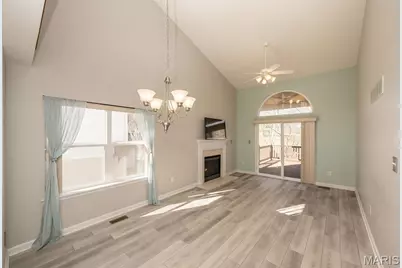 6827 Eagles Landing Court, Pacific, MO 63069 - Photo 10