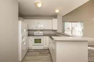 6827 Eagles Landing Ct, Pacific, MO 63069 - Photo 4