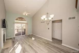 6827 Eagles Landing Ct, Pacific, MO 63069 - Photo 10