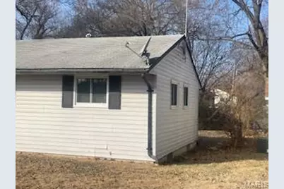 95 Florissant Park Drive, Florissant, MO 63031 - Photo 2