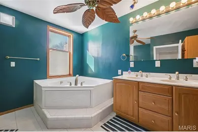 612 Bates Street, Saint Louis, MO 63111 - Photo 10