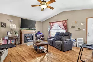 1120 Hawthorne Dr, Desloge, MO 63628 - Photo 8