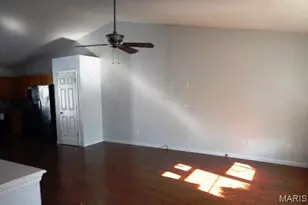 487 Chatham Dr, O'Fallon, MO 63366 - Photo 2