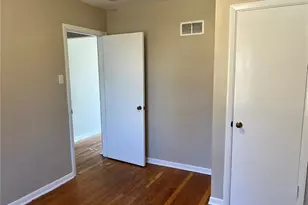 8527 Dianthus Ln, Saint Louis, MO 63136 - Photo 10