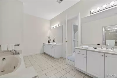 315 N Meramec Avenue #30, Saint Louis, MO 63105 - Photo 26