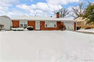 5 Santa Cruz Dr, Saint Louis, MO 63031 - Photo 2