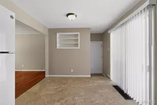 296 Meadowcrest Dr, Saint Louis, MO 63135 - Photo 12