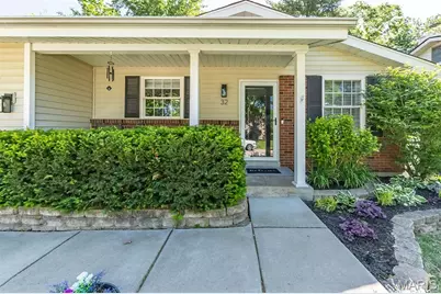 32 Oak Knoll Drive, Saint Peters, MO 63376 - Photo 2