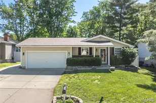 32 Oak Knoll Dr, Saint Peters, MO 63376 - Photo 1