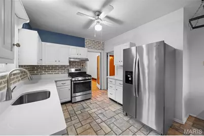 3927 Childress Avenue, Saint Louis, MO 63109 - Photo 6
