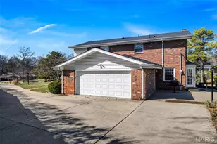 12205 Blackheath Ct, Saint Louis, MO 63141 - Photo 4