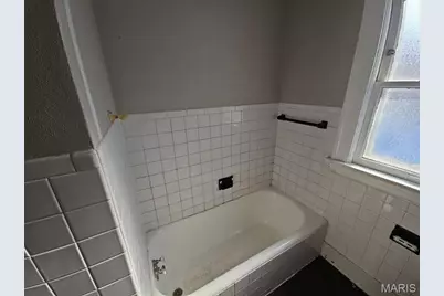 115 Lawrence Avenue, Saint Louis, MO 63135 - Photo 14