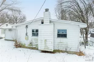 10107 Ashbrook Dr, Bellefontaine Neighbors, MO 63137 - Photo 4