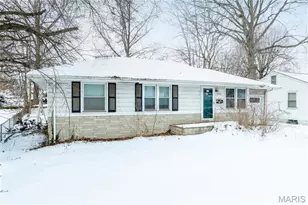 10107 Ashbrook Dr, Bellefontaine Neighbors, MO 63137 - Photo 2