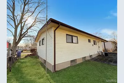 2325 Pheasant Drive, Saint Louis, MO 63031 - Photo 20