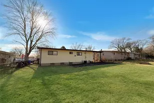 2325 Pheasant Dr, Saint Louis, MO 63031 - Photo 4