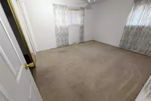 2325 Pheasant Dr, Saint Louis, MO 63031 - Photo 14