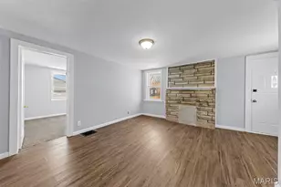 9386 Golden Gate Rd, Saint Louis, MO 63144 - Photo 8