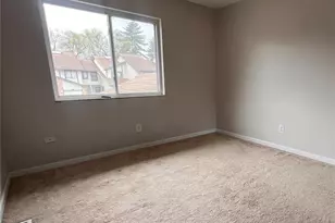 2038 Silent Spring Dr, Maryland Heights, MO 63043 - Photo 20