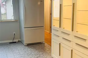 2038 Silent Spring Dr, Maryland Heights, MO 63043 - Photo 46