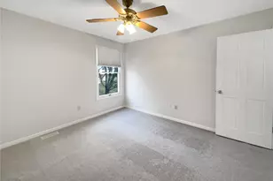 15751 Heathercroft Dr, Chesterfield, MO 63017 - Photo 18