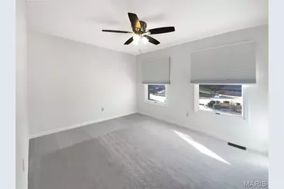 15751 Heathercroft Drive, Chesterfield, MO 63017 - Photo 20