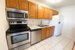 2543 Saddle Ridge Dr, Florissant, MO 63031 - Photo 2