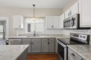 571 Bluffs View Ct, Eureka, MO 63025 - Photo 6