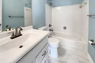 326 Woodlawn Terrace Ct, Ballwin, MO 63021 - Photo 6