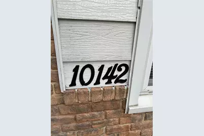 10142 Newbold Drive, Bellefontaine Neighbors, MO 63137 - Photo 2