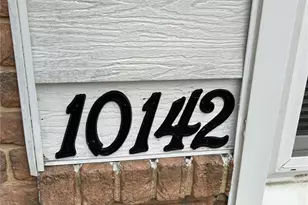 10142 Newbold Dr, Bellefontaine Neighbors, MO 63137 - Photo 2