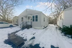 915 Maurice Ave, Ferguson, MO 63135 - Photo 2