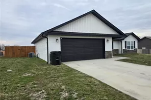 160 Mesa Dr, Waynesville, MO 65583 - Photo 2