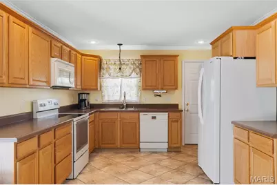 393 Martin Field Court, Villa Ridge, MO 63089 - Photo 18